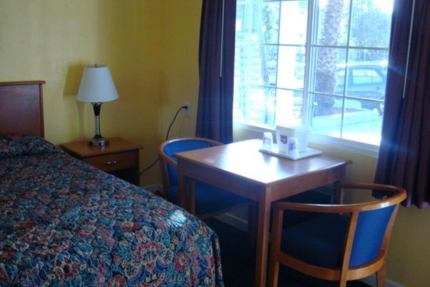 Knights Inn Santa Cruz Zimmer foto