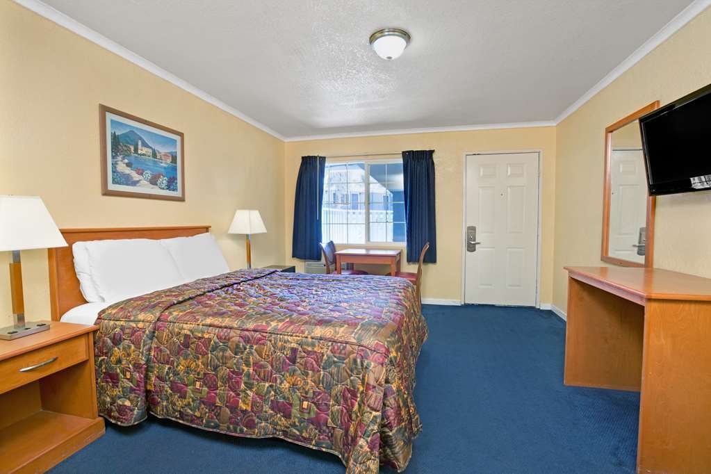 Knights Inn Santa Cruz Zimmer foto